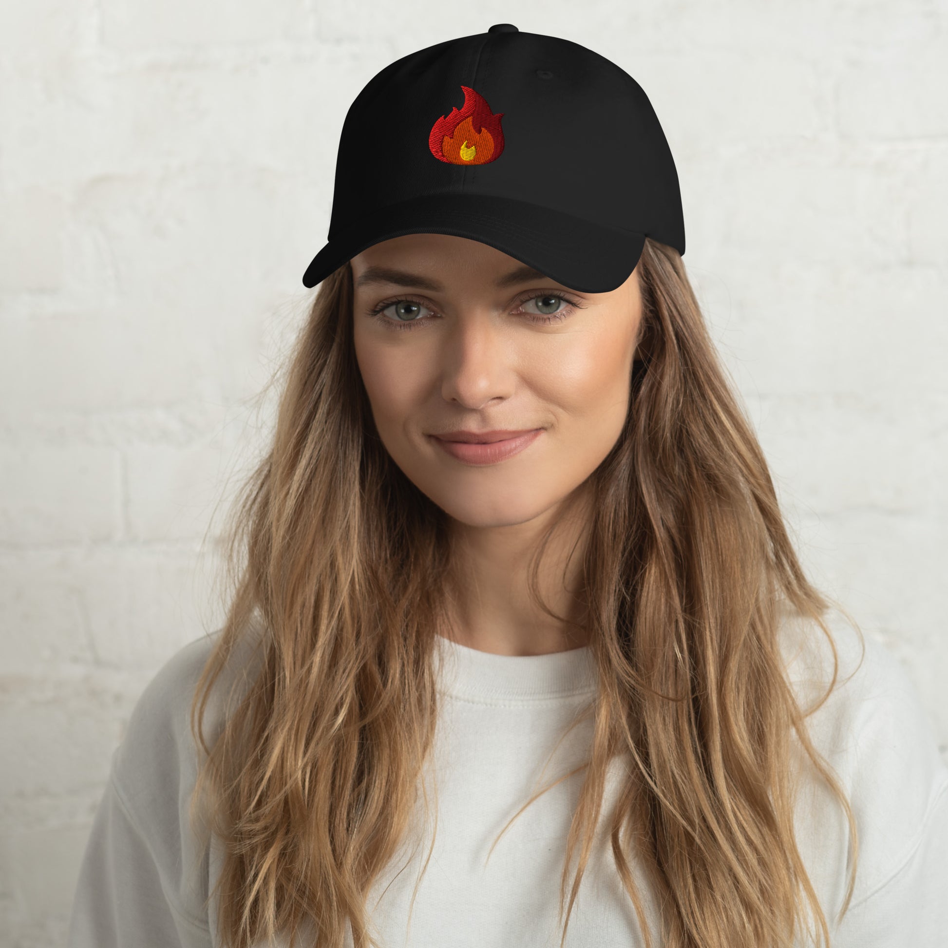 Gorra con un Bordado de 'Fuego' | Ajustable y Estilo Exclusivo Ideal para las Fallas - MyDDesign Store