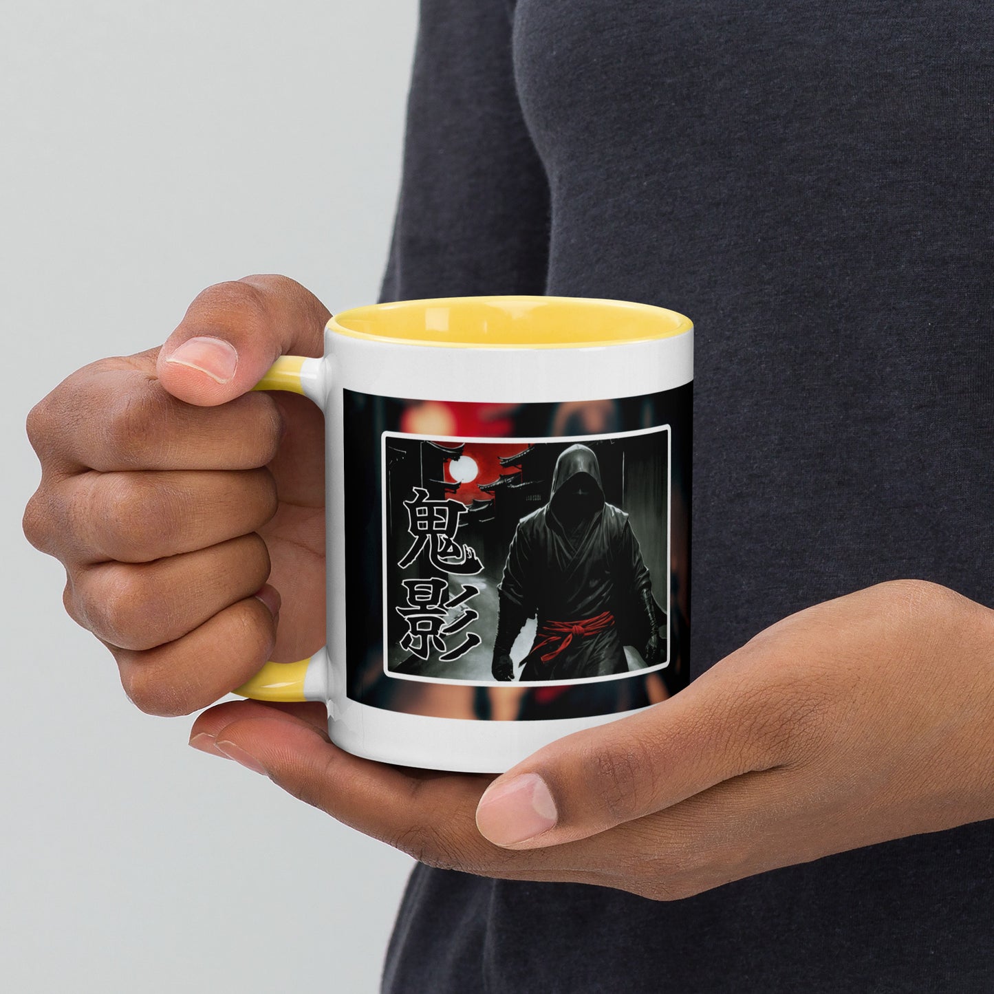 Taza de Cerámica con Diseño de Ninja "Sombra Demoníaca" – Interior y Mango de Color, Perfecta para Café o Té - MyDDesign Store